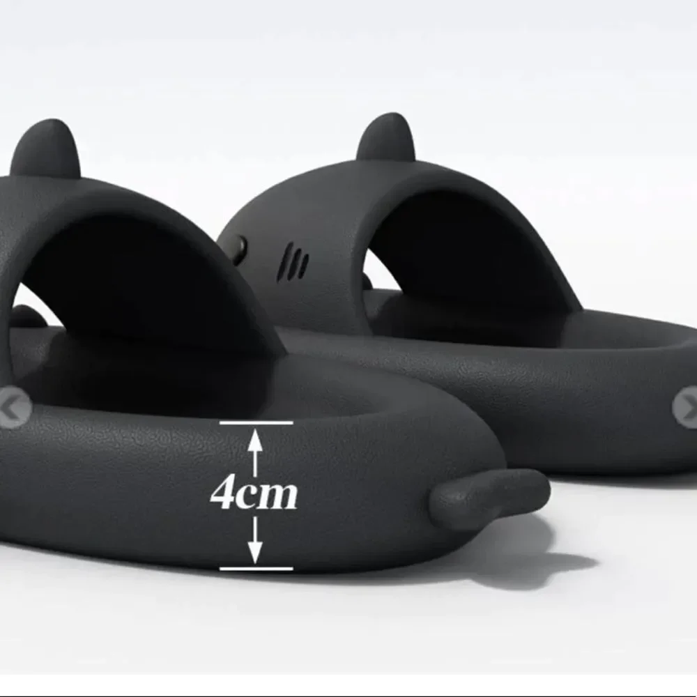 Chedoir Shark Cloud Slides Yellow‎ size 4 (200MM) NWT in packaging